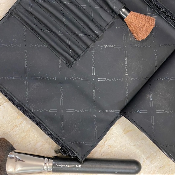 Wallet size Mac Make up and brush holder - Picture 6 of 15